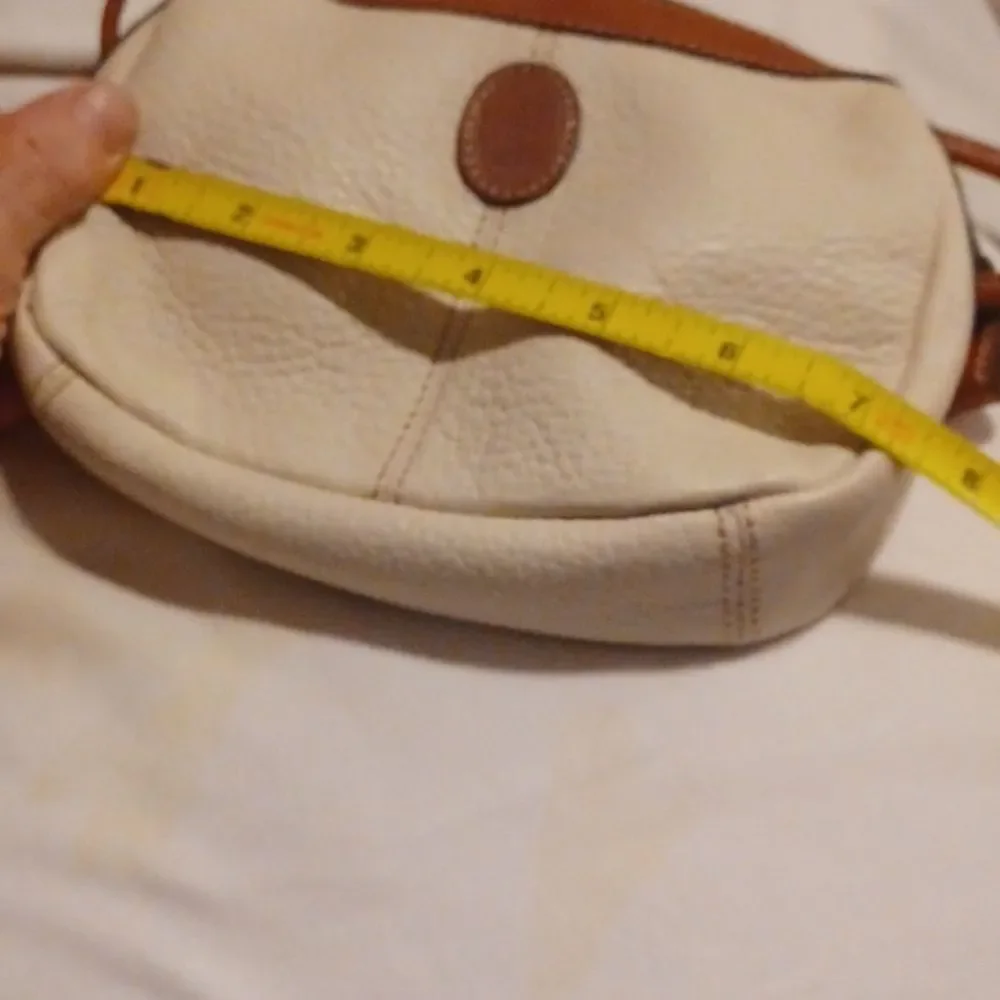 Gloria Vanderbilt Y2K 100%Leather Pebble Cream Women's Crossbody Bag